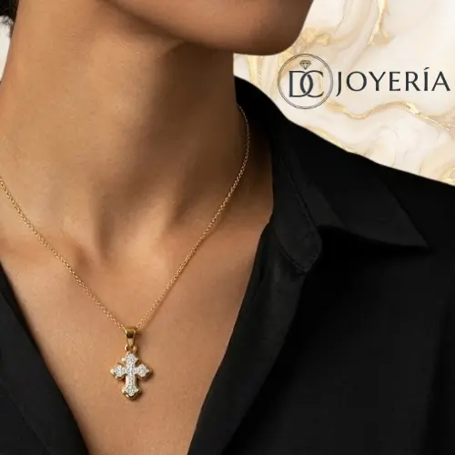 Dije cruz dorado con zircones — Acero inoxidable Dorado
